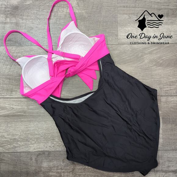 American Trends Cross Front Tie Back Cut Out One Piece Swimsuit Size L - Picture 6 of 6